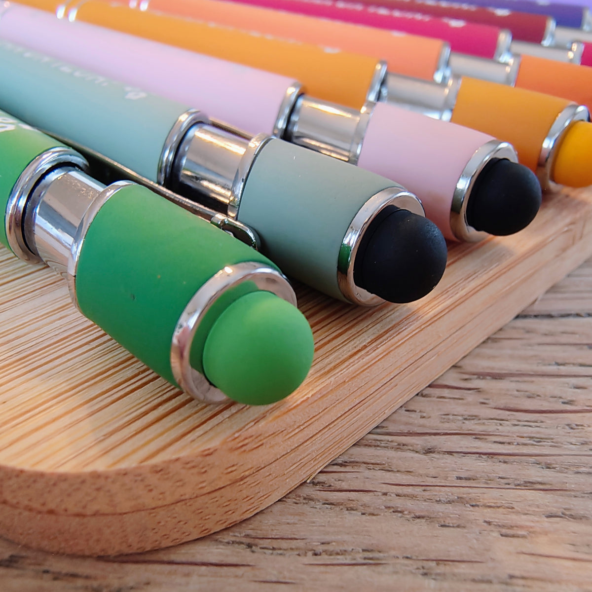 Kuulakärkikynä "Rauhaa ja iloa!"