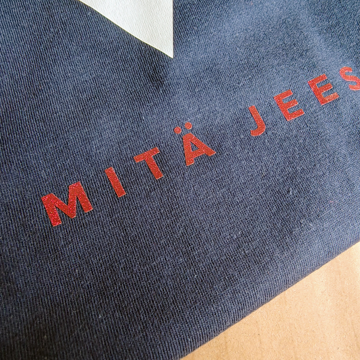T-paita "MJT - Mitä Jeesus tekisi?" (Laivastonsininen, L-koko) - OUTLET