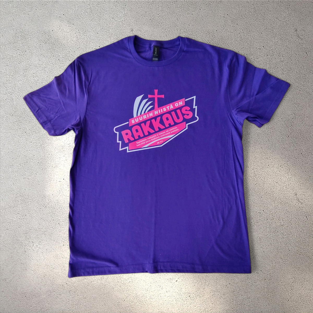 T-paita "Suurin niistä on rakkaus"